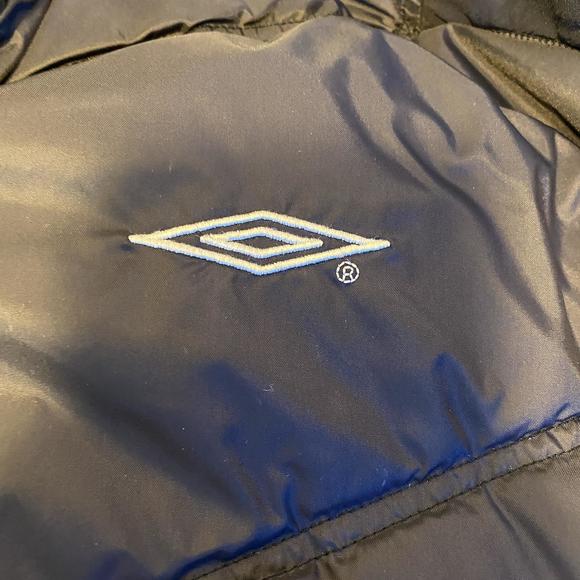 Umbro fill down black XL - Picture 9 of 13
